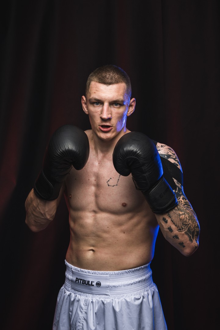 Adrián Ertel SVK Team fight house